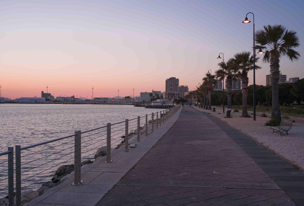 Minimalist Chic A Villanova 3Bdr - 2Bth - Wifi Cagliari Exterior photo